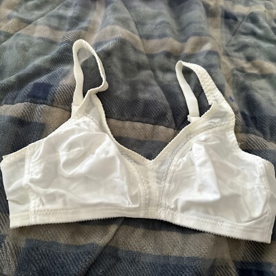 Vintage Full Coverage Bra Size 36C 36 C   White Lace  Trim wireless Woolite