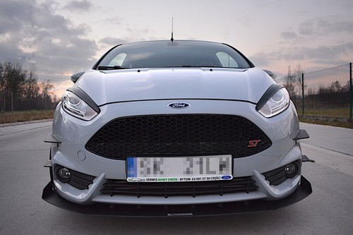 Eyebrows V1 Maxton Design Gloss Black ABS For Ford Fiesta Mk7 St Facelift - Picture 4 of 4