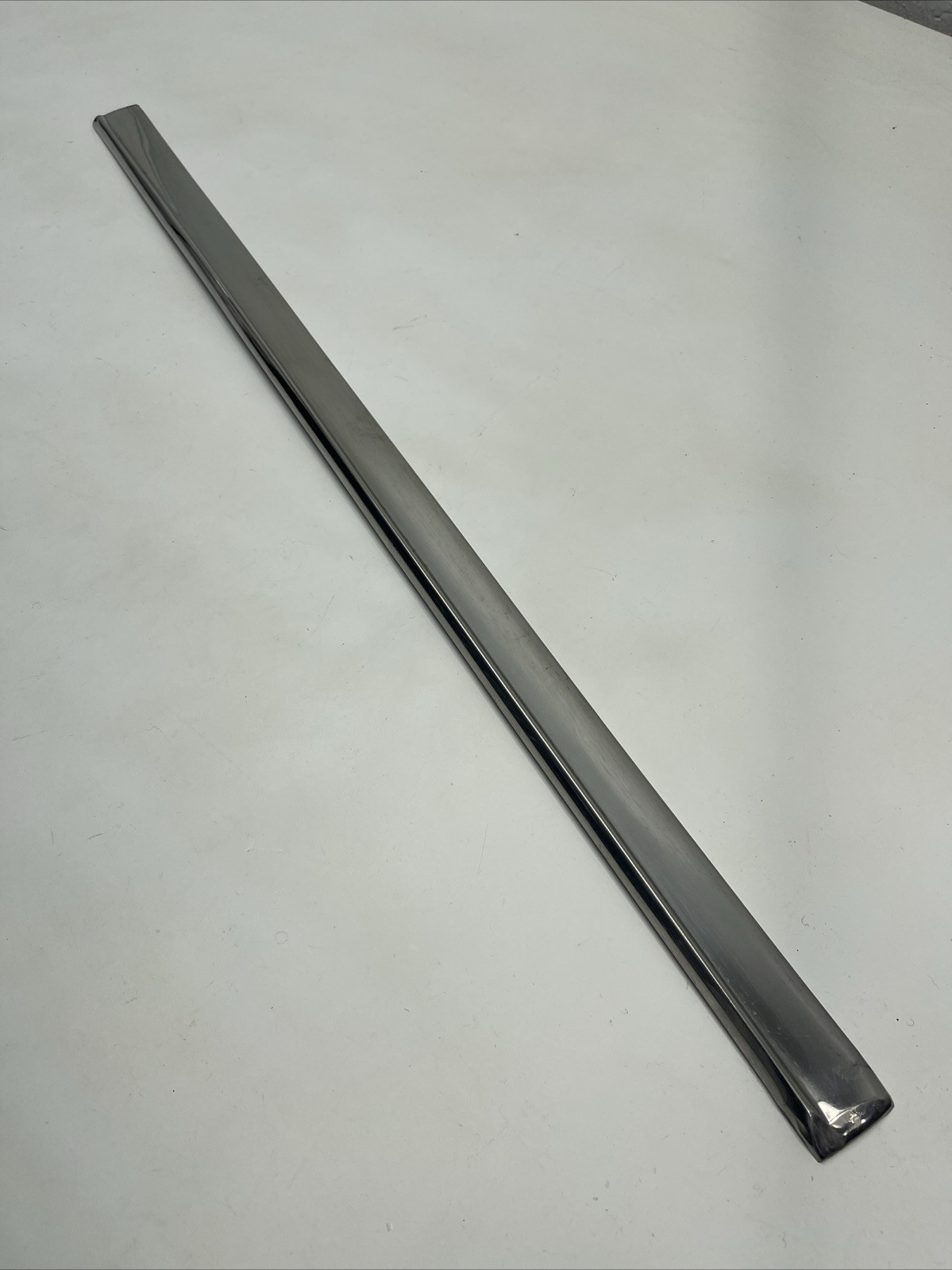NOS 1949 50 Ford 4 Dr. RF Door Molding 8M-7325557  1-91