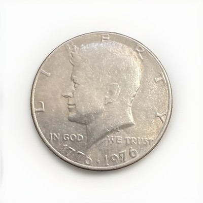 1976 Kennedy Bicentennial Half Dollar 50C Independence Hall P Business KM#202a