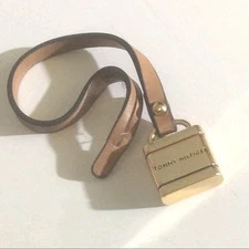 Tommy Hilfiger Metal Lock Bag Charm Gold Tone Beige Leather Strap Hang Tag FOB