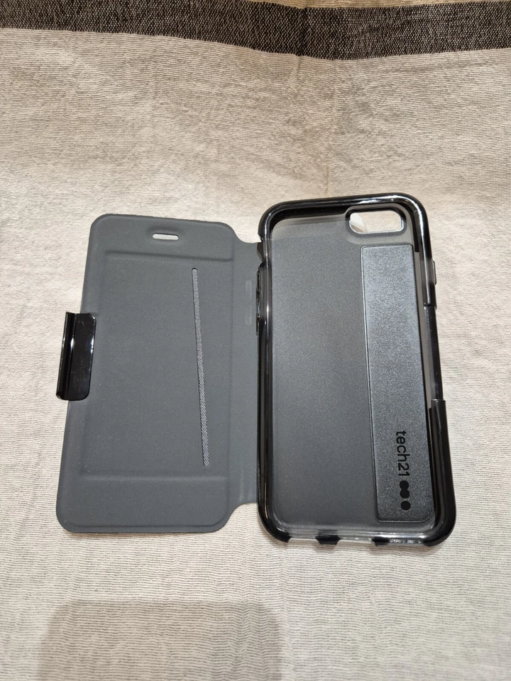 iPhone 6/6S Tech21 Evo Wallet Black case with card slot - Image 4 of 4