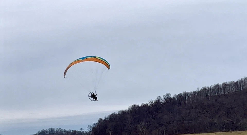 Parapente Ozone Sirocco 3 18M ligeramente usado para paramotor 10 horas de uso Foto 4 de 4