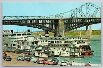 Steamboats On Riverfront Mississippi Levee Steamer St Louis MO Postcard M17