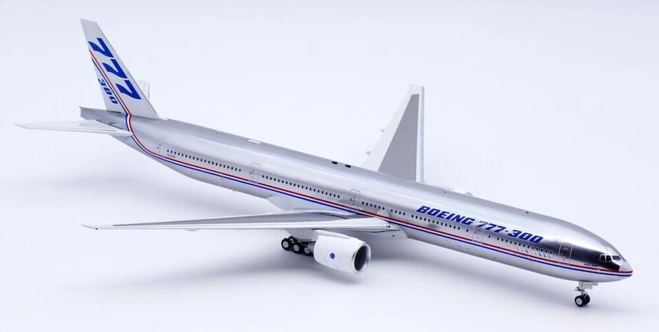 Casa Boeing 1:200 IF200 - Boeing 777-300 (motores PW) N5020K *ÚLTIMAS PIEZAS* Foto 2 de 4