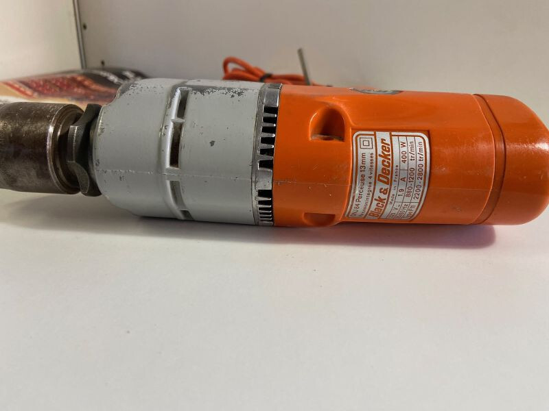 Perceuse à Percussion Black & Decker DNJ84 - 400W - Occasion