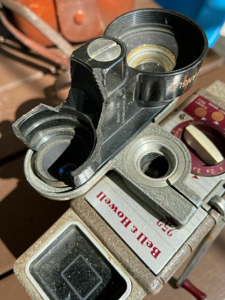 Vintage Bell & Howell deux-cinquante-deux (252) 8 MM Movie Camera - Photo 3/4