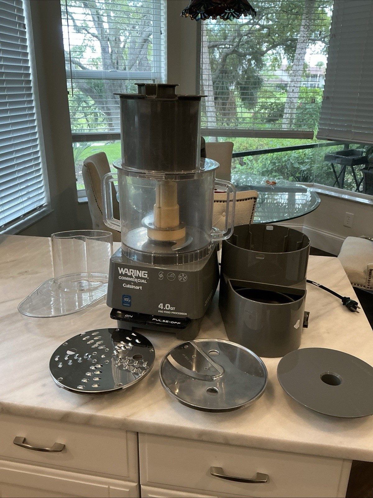 Waring Commercial 120V 4 Qt Continuous Feed Food Processor FP40C Cuisinart
