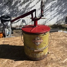 VTG-Skelly Supreme-Multi Purpose Grease 35 lb. Can With Handle Dispenser-24”