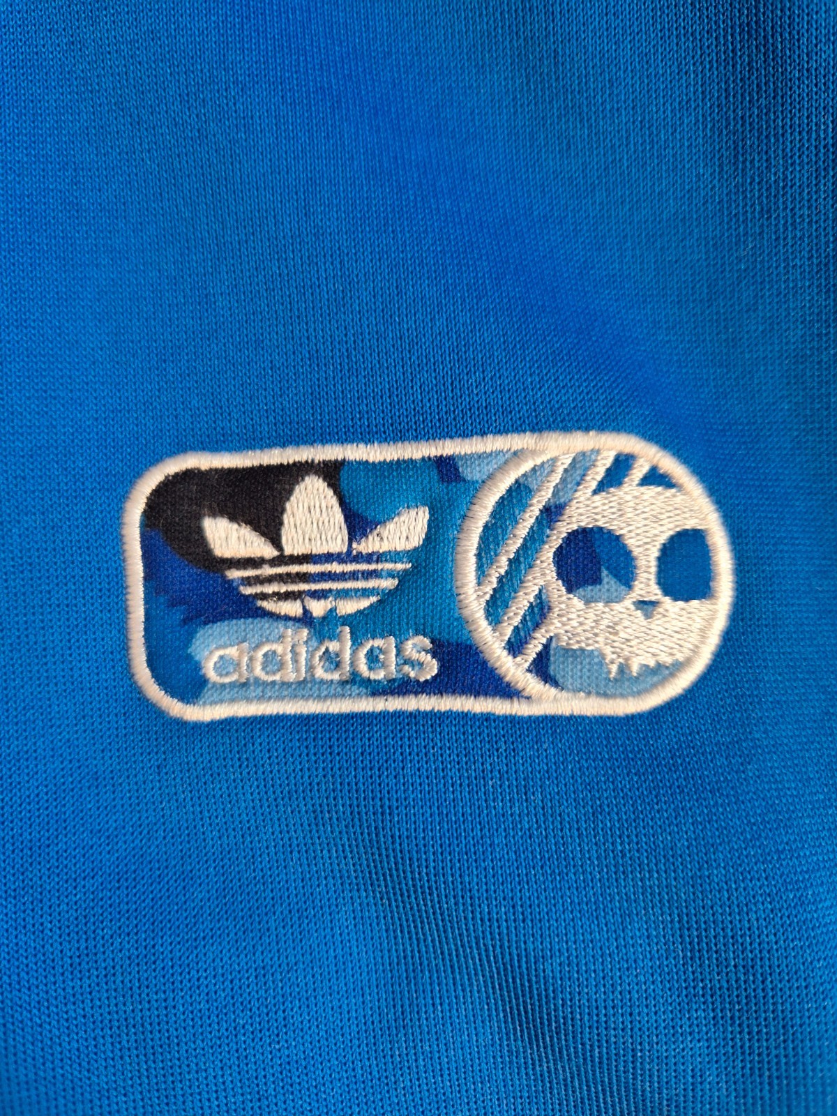 Adidas x TOY2R Adicolor BL3 Sweatshirt - Size L - New & Boxed - Rare image 9