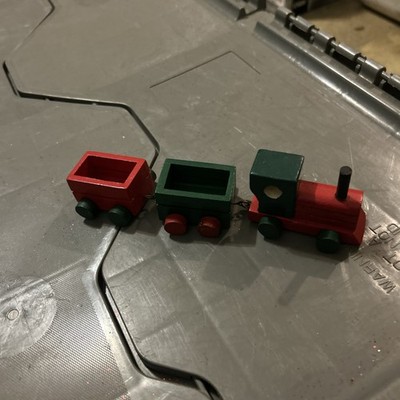 Vintage Train 3-piece Wooden Set  Moveable Wheels