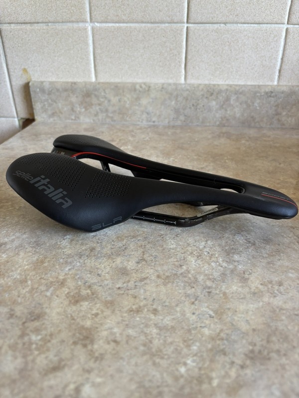 Selle Italia SLR Boost Kit Carbonio Superflow Saddle L3 / 129g - Hardly Used 