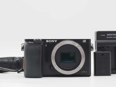 Sony a6000 ILCE-6000 24.3MP Digital Camera Black 43650 Shots