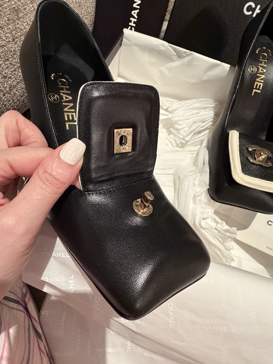 New CHANEL 26S Blazy Black & White Square Toe Turn lock CC Runway