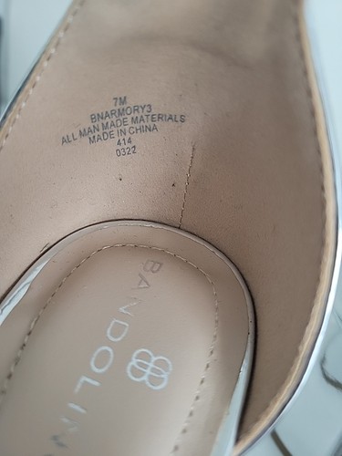 Zapatos de salón Bandolino Armory plateados talla 7M correa al tobillo metálicos plateados nuevos - Imagen 12 de 13