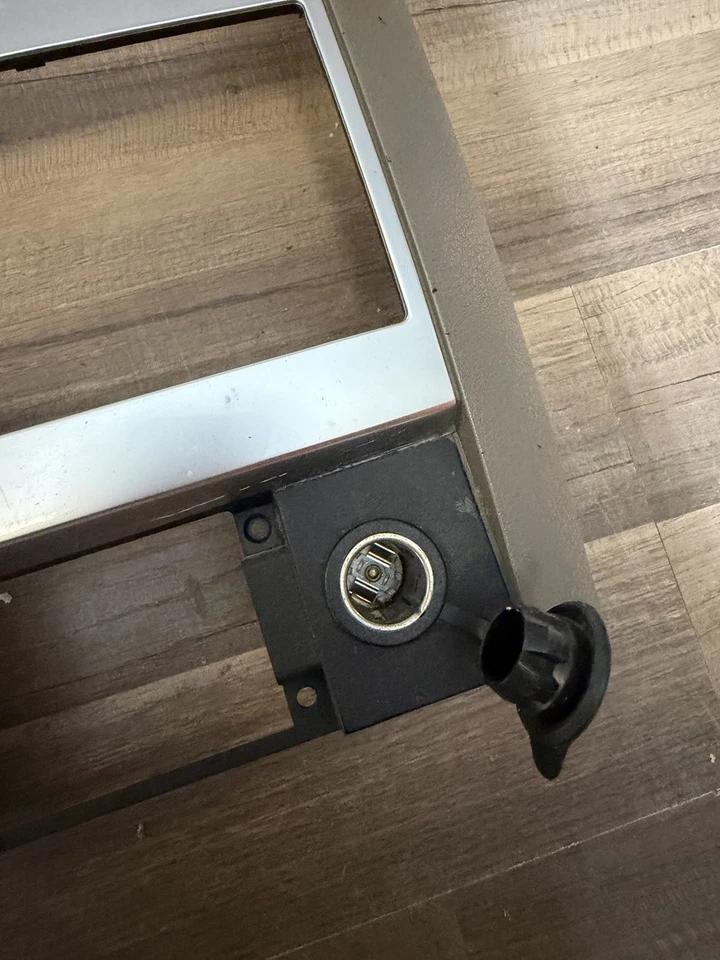 ⭐️ 2004-2009 Dodge Durango Radio & Climate Control Bezel Trim Oem - Image 4 of 4