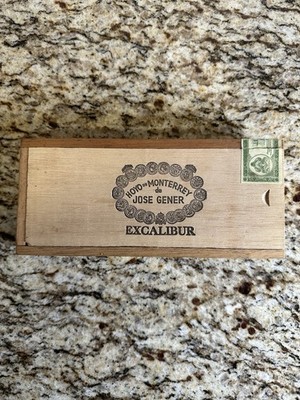 Hoyo De Monterrey Excalibur English Claro Cigar Box  Honduras Wood Case Only
