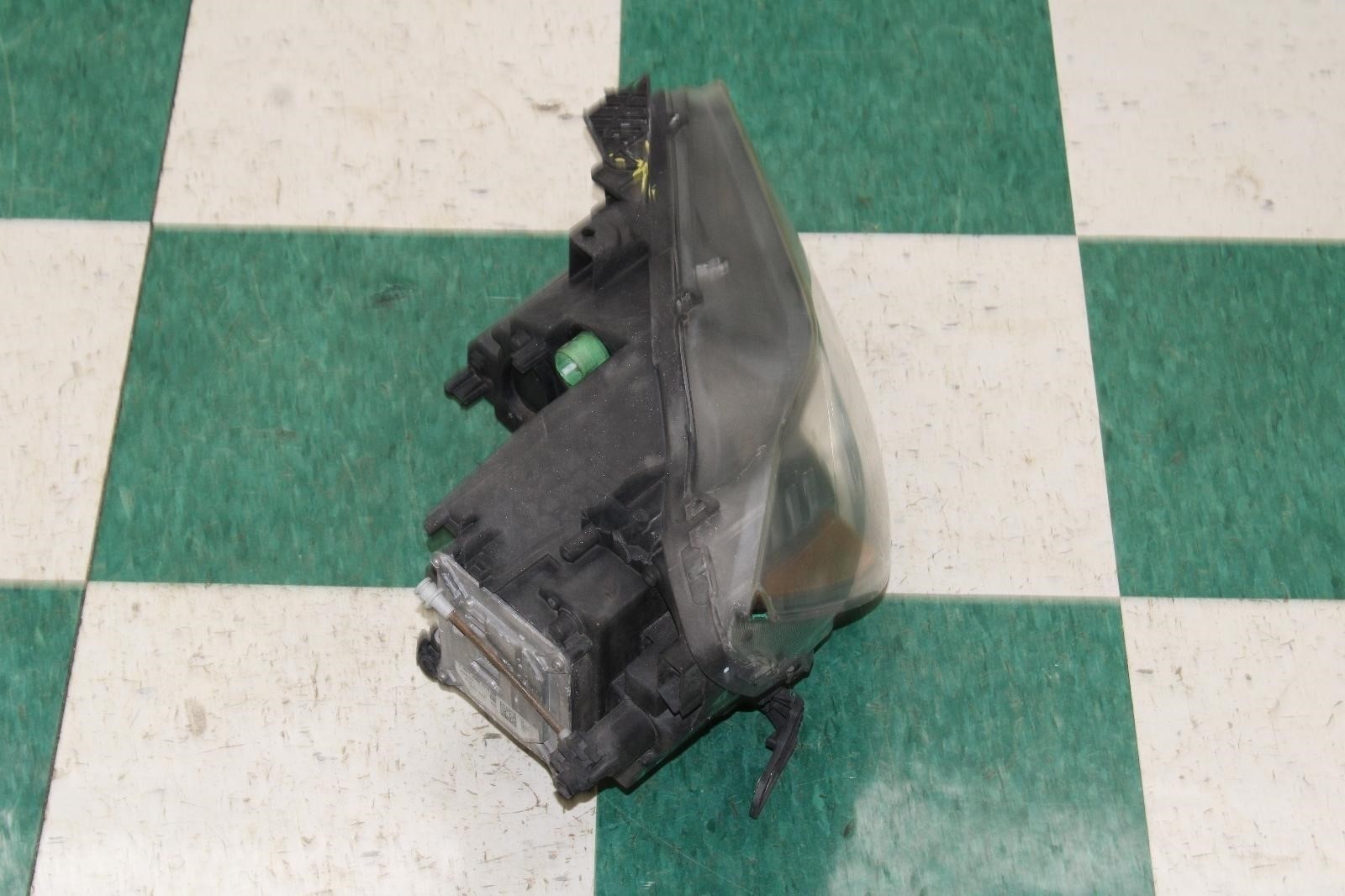 Maserati Ghibli 2014-2017 RIGHT Headlight