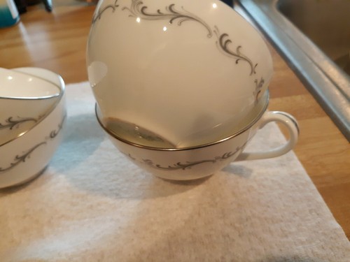 Royal Doulton platinum trimmed'Coronet' H.4947 4pc tea coffee mugs cups - Picture 4 of 7