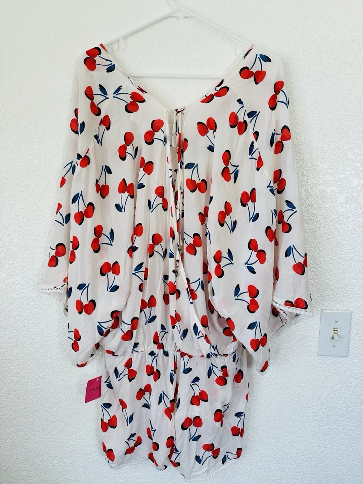 Nuevo con etiquetas Mameluco Kate Spade Cherry Toss Encubrimiento Blanco/Rojo Estampado Novedad con Dijes Talla L Foto 2 de 4