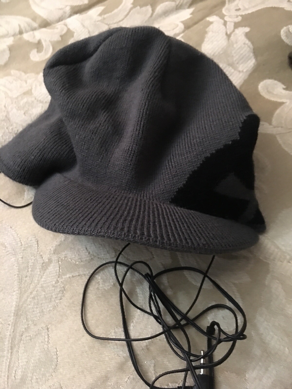 Juniors Gray Hat Cap With Built In Ear Buds 