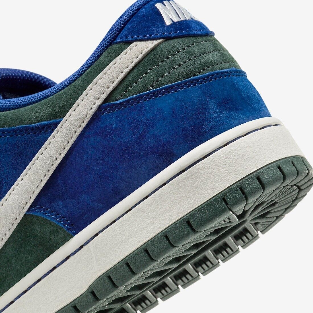 Nike SB Dunk Low Deep Royal Blue Men's Sizes HF3704-400 New Nike SB Dunk Low Deep Royal Blue Men's Sizes HF3704-400 New