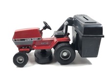1991 1/16 Scale Models Lawn Chief 12.5 Lawn Garden 520 Tractor Mower Bank