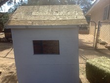   White Dog House 4 X 4  