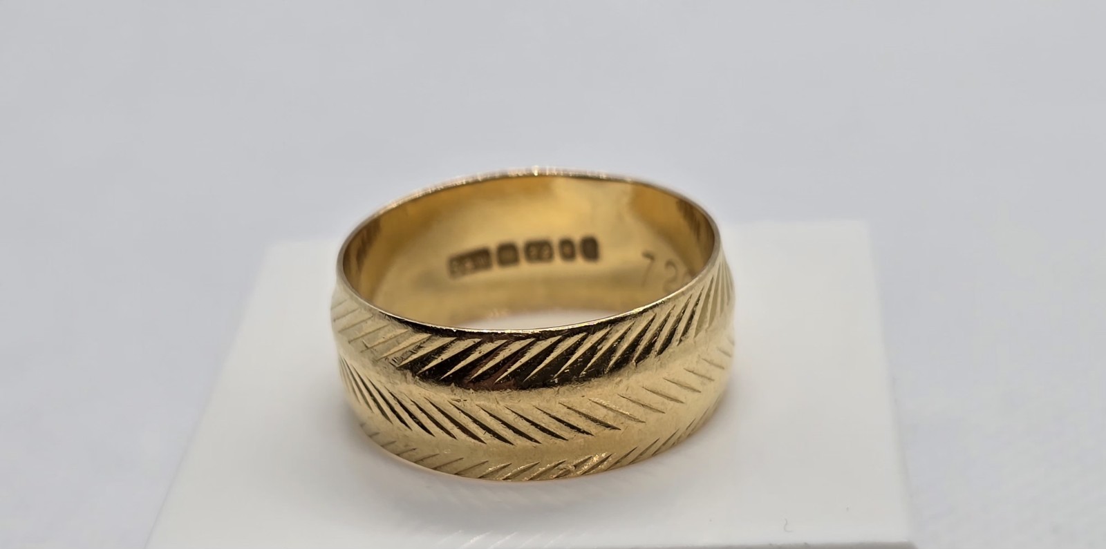 Solid 22ct Yellow Gold Patterned Wedding Band Rin… - image 2