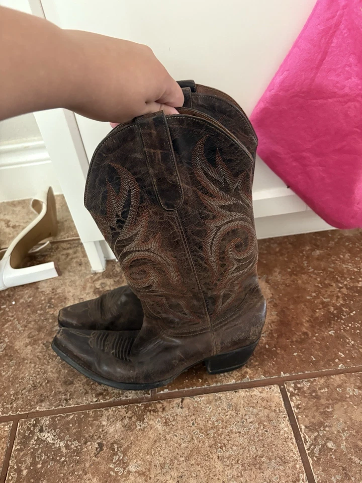 Botas Mujer Talla 8 Old Gringo Marrón Buen Estado Puede Caber Una Talla 8 1/2 Foto 3 de 4