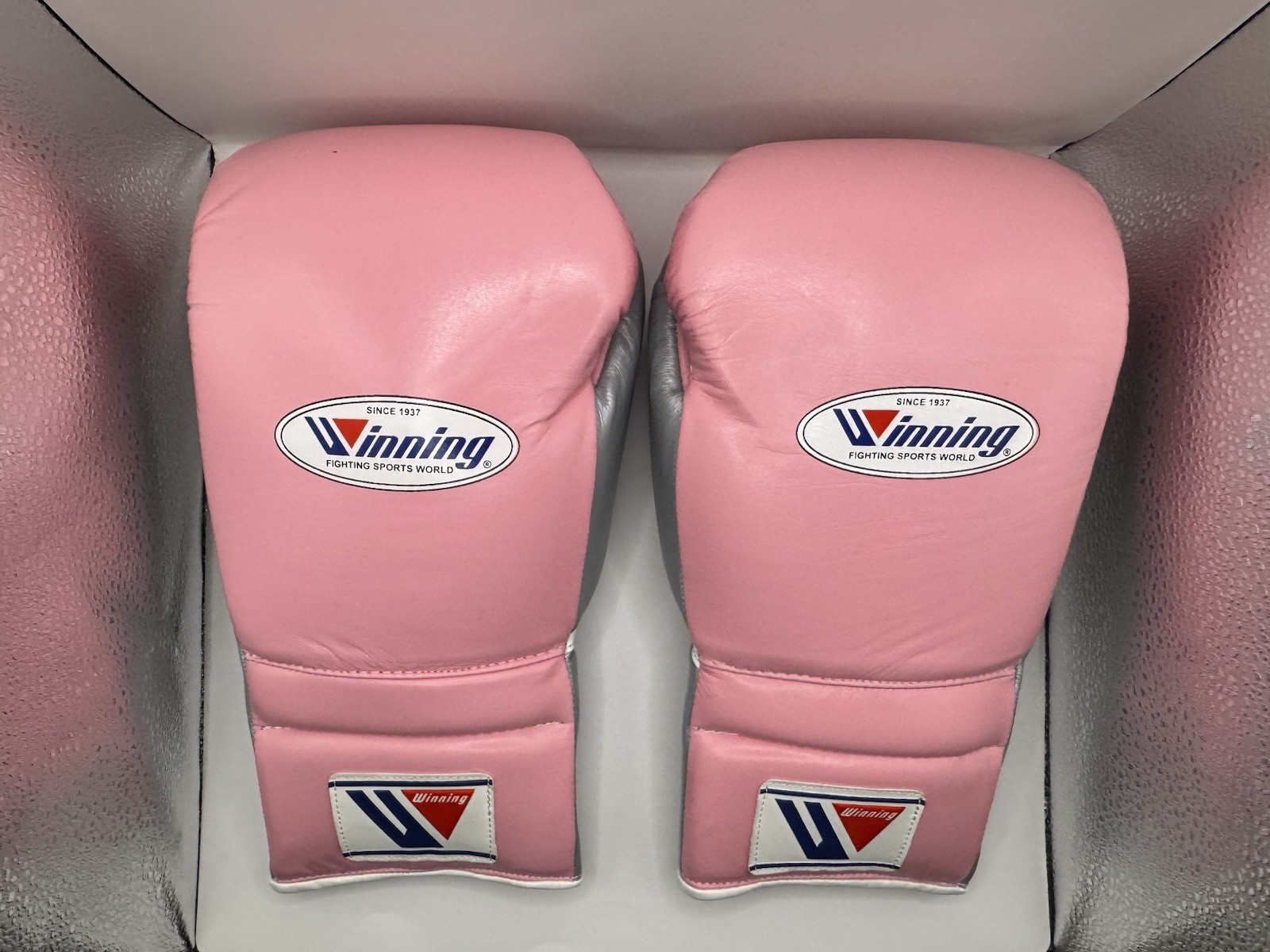 Winning Boxing Gloves - Pink/Silver Pair