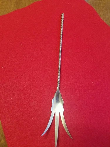 1 Excellent Towle Sterling Silver #128 Lettuce Serving Fork, 1880