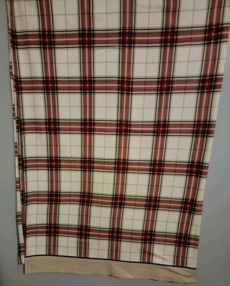 Juego de sábanas de franela doble de 3 piezas. Cuadros rojos, negros y tostados Foto 4 de 4