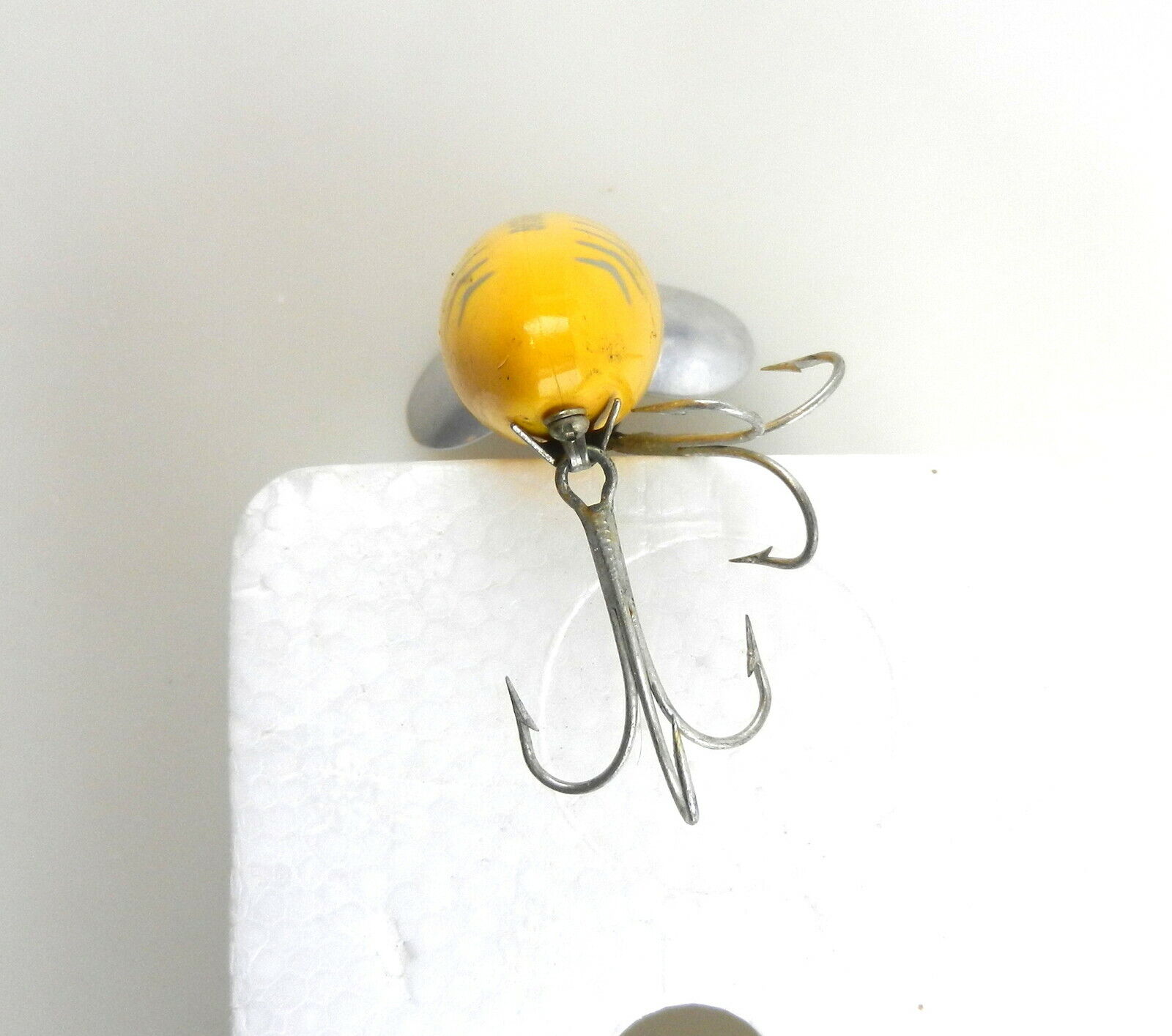 Fred Arbogast Jitterbug Fishing Lure Metal Lip 2.75 Yellow Silver 0.5oz S25