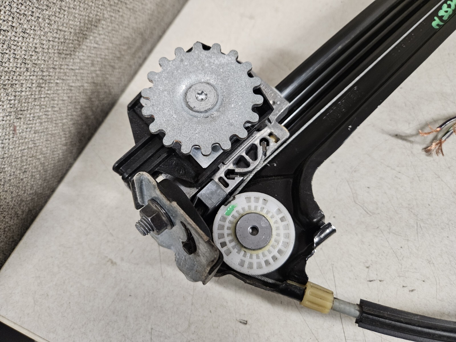 2014-2017 Maserati Gihbli L Front Driver Window Regulator Motor Track OEM Tested