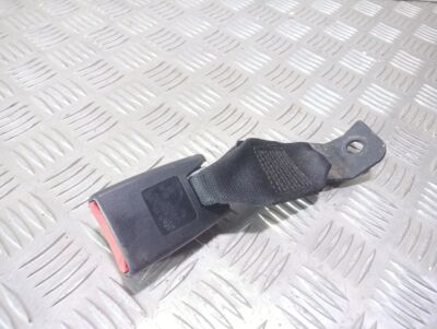 BMW 1 E82 E88 2011 Hinten rechts Gurtschloss hinten 9117261 UST92925