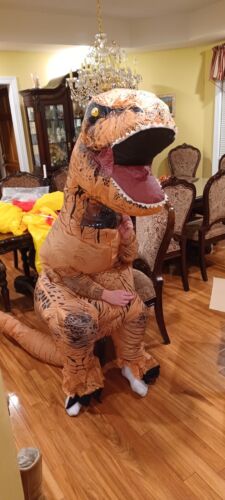 Jurassic World: Inflatable T-Rex Adult Costume - Picture 1 of 1