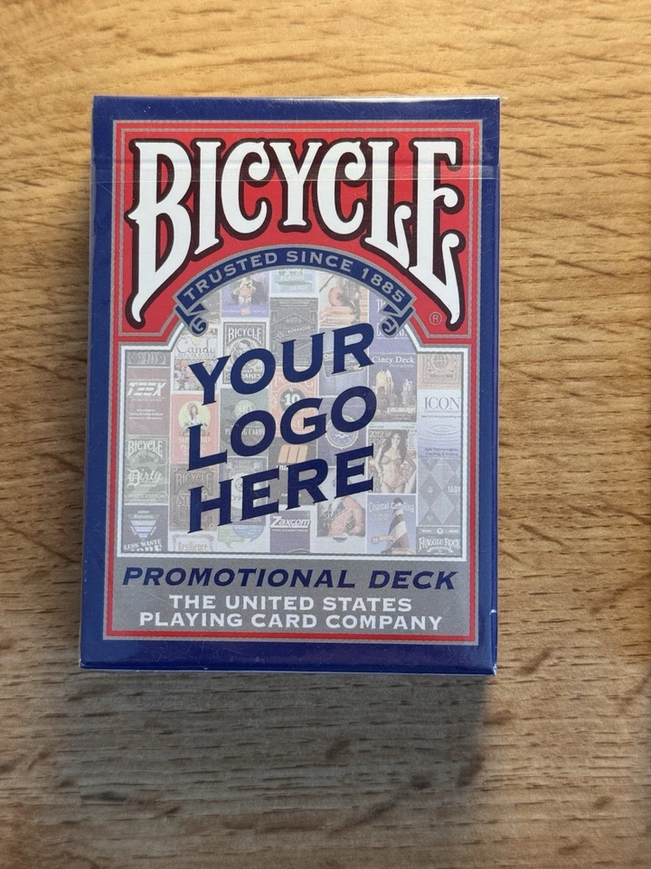 Dos RARAS Bicicleta Tu Logo Aquí Cubierta Promocional USPCC Nuevo Sellado OBF! Foto 2 de 4