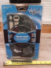 2001 Salton Wet Tunes CLEAR Shower Radio LCD Clock model wt50gy FACTORY SEALED