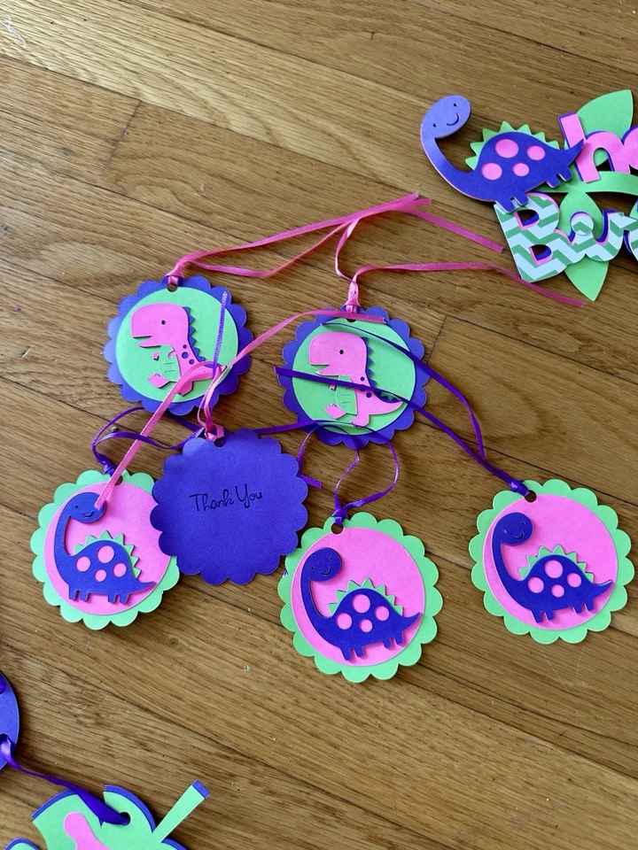 Juego de decoración de fiesta de cumpleaños de dinosaurios - rosa y verde Foto 2 de 4