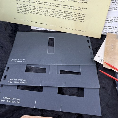 1950s BERNELL APERTURE RULE VISION TRAINER KIT vintage missing some cards - Picture 3 of 10