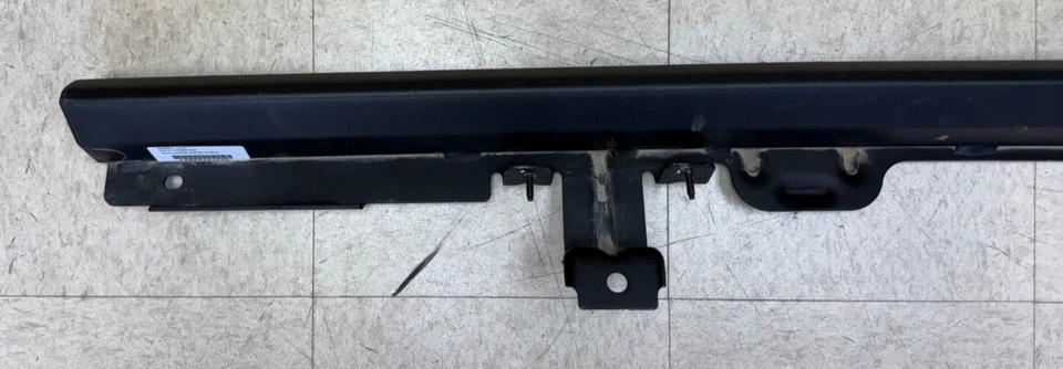 2018-2025 吉普牧马人 LH 车身侧底座 - 原始设备制造商 - 682913AE — 第 2/4 张图片