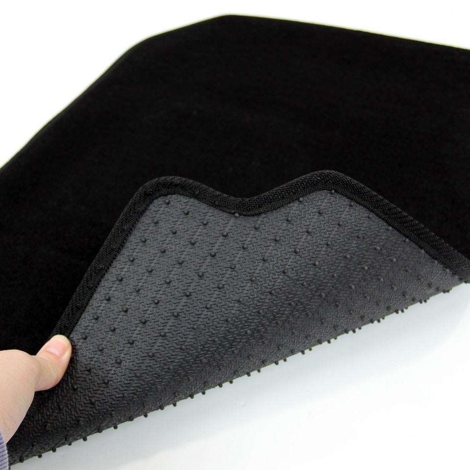 Black Tailored Carpet Mat Set For Renault Clio 05–09 – Front & Rear With Clips