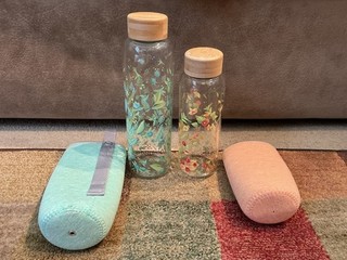 Lot of 2 Waterdrop Glass Bottles Floral Summer Themed Hydration w Holders
