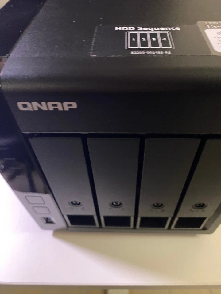 NAS QNAP 4 bay TS-451D2 - Immagine 3 di 4
