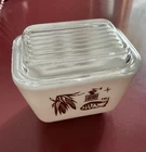 Vintage PYREX #501 B: 1 1/2 Cup  w/ Lid Refrigerator Dish: "Early American" READ