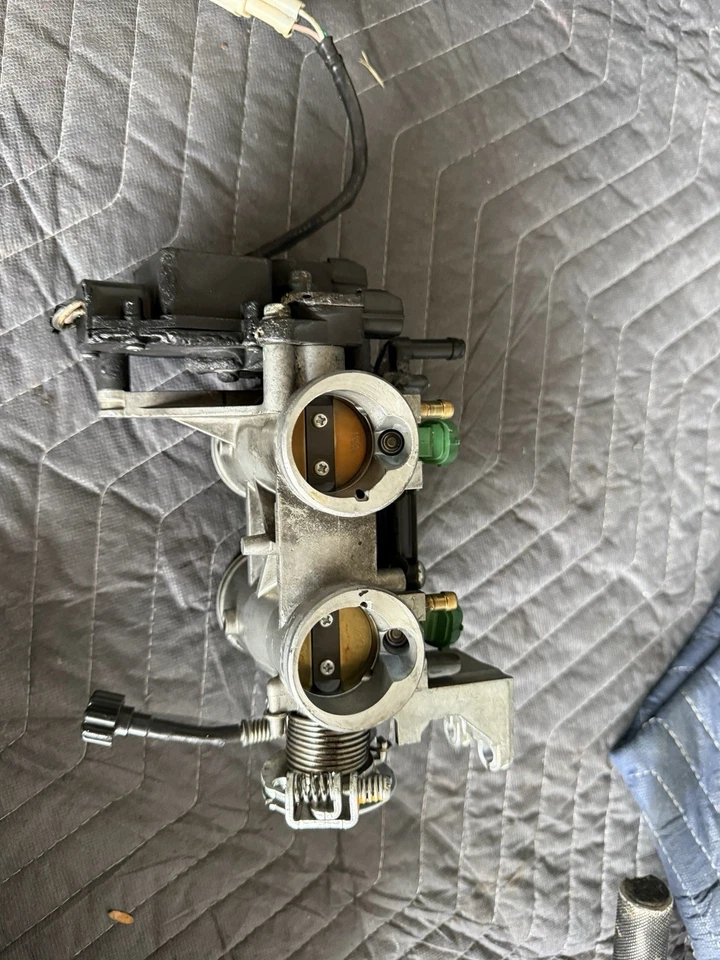 Cuerpos de acelerador Kawasaki Ninja 300 13-17 16163-0746 Foto 2 de 4