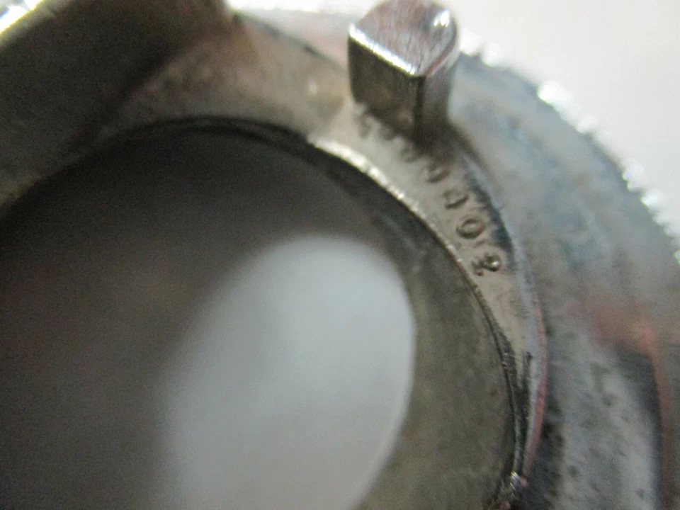 Moldura de antena Mopar NOS 1965-66 Dodge Polara Monaco 2580402 - Imagem 3 de 4