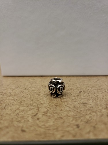 Pandora Rose Petal Leaf Bead #790136