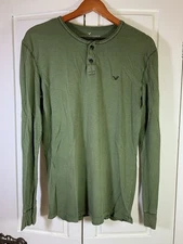 American Eagle AE Legend T Shirt Mens Medium Henley Green Classic Fit Grunge